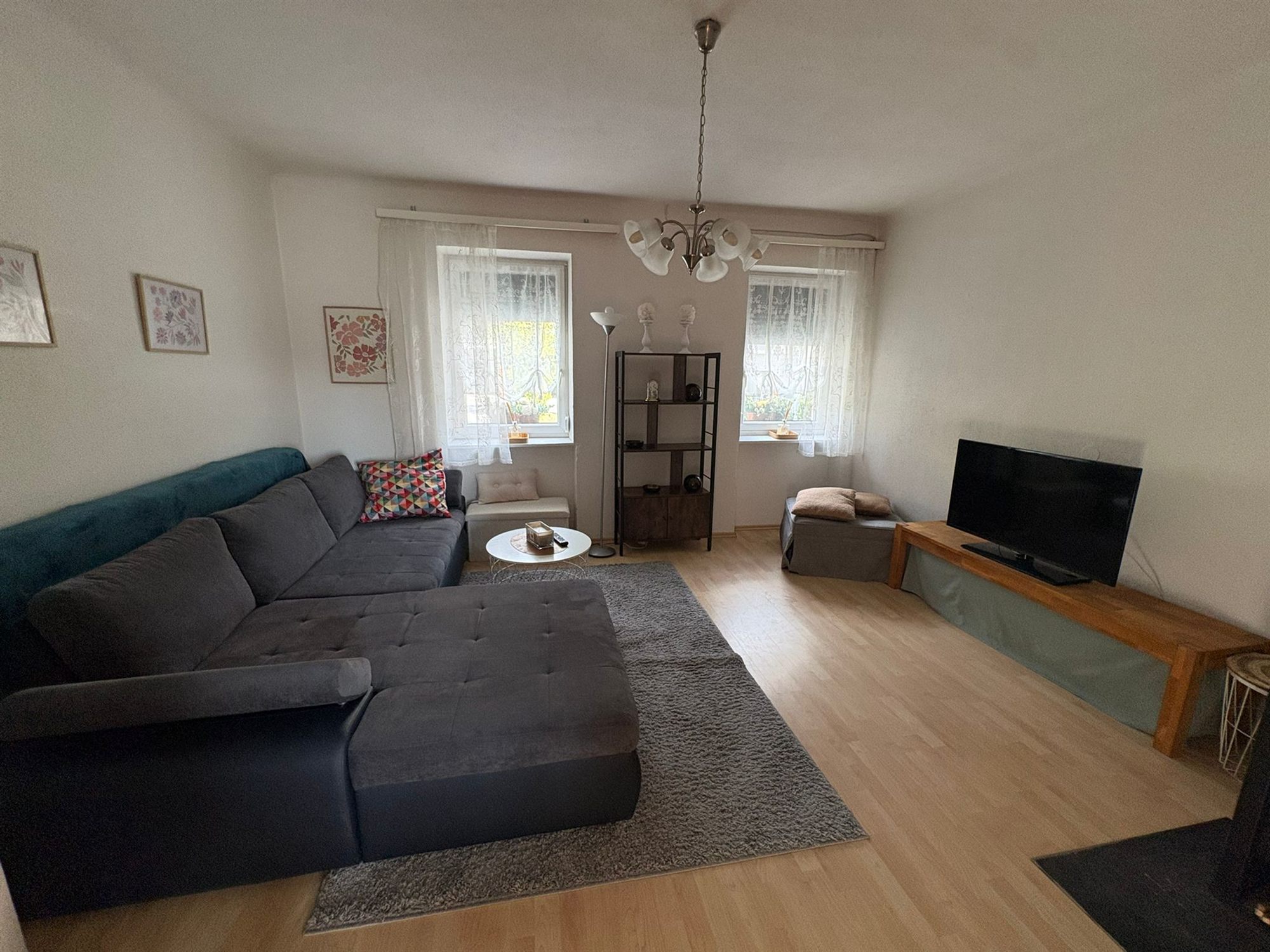 Wohnbereich mit Fernseher